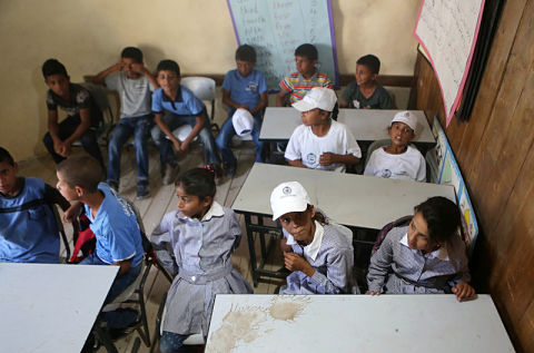 Les cours reprennent à l’école de Khan al-Ahmar menacée de démolition par Israël